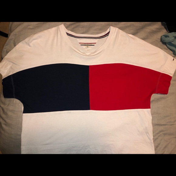 Tommy Hilfiger Tee - Picture 1 of 2